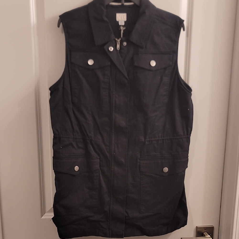 Black Sleeveless Women's Jacket